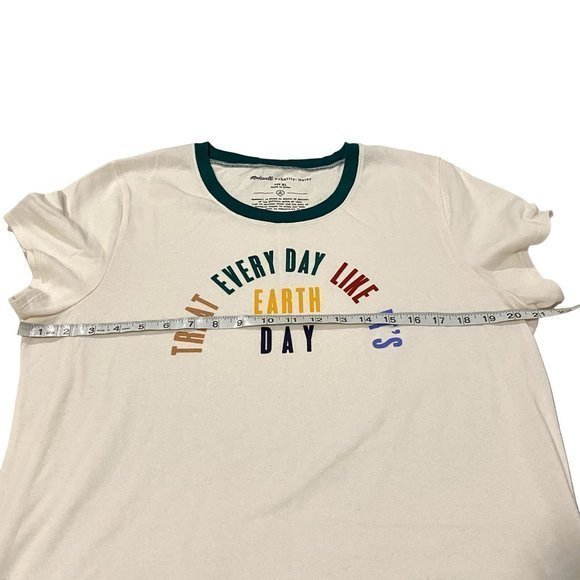 Madewell x charity: water Treat Every Day Like It's Earth Day Lo-Fi Shrunken Tee - Picture 8 of 9